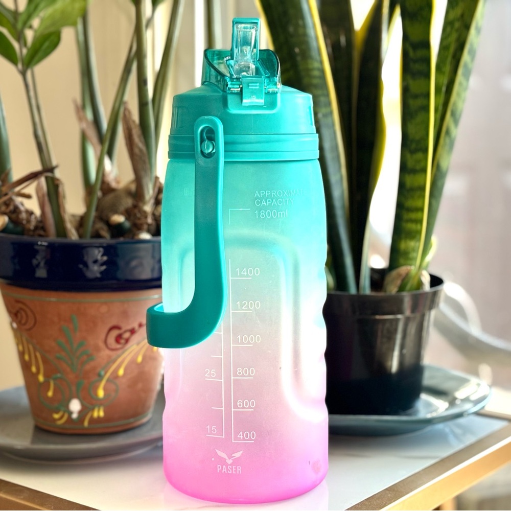 Paser Ombré Travel Workout 64 oz Bottle Water